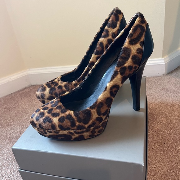 INC International Concepts Cheetah Print Heels sz 10 - Picture 1 of 5